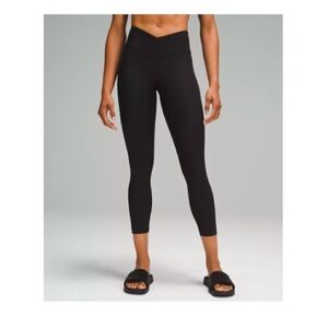 LuluLemon V waist yoga pants - size 6